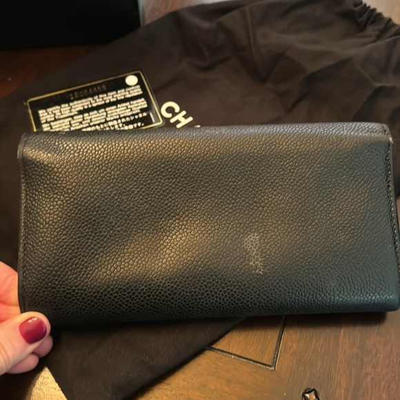 Chanel Caviar CC Large Flap Wallet in Black - Picture 5 of 12